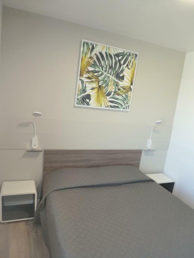 קסטרה Le 81 Hotel מראה חיצוני תמונה